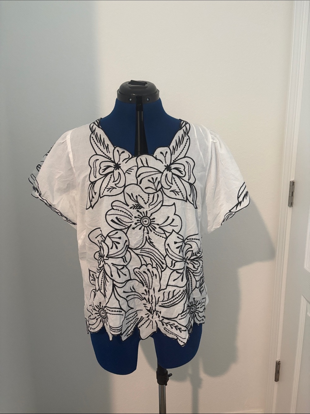 Embroidered Floral Boxy Top - White with Black Accents